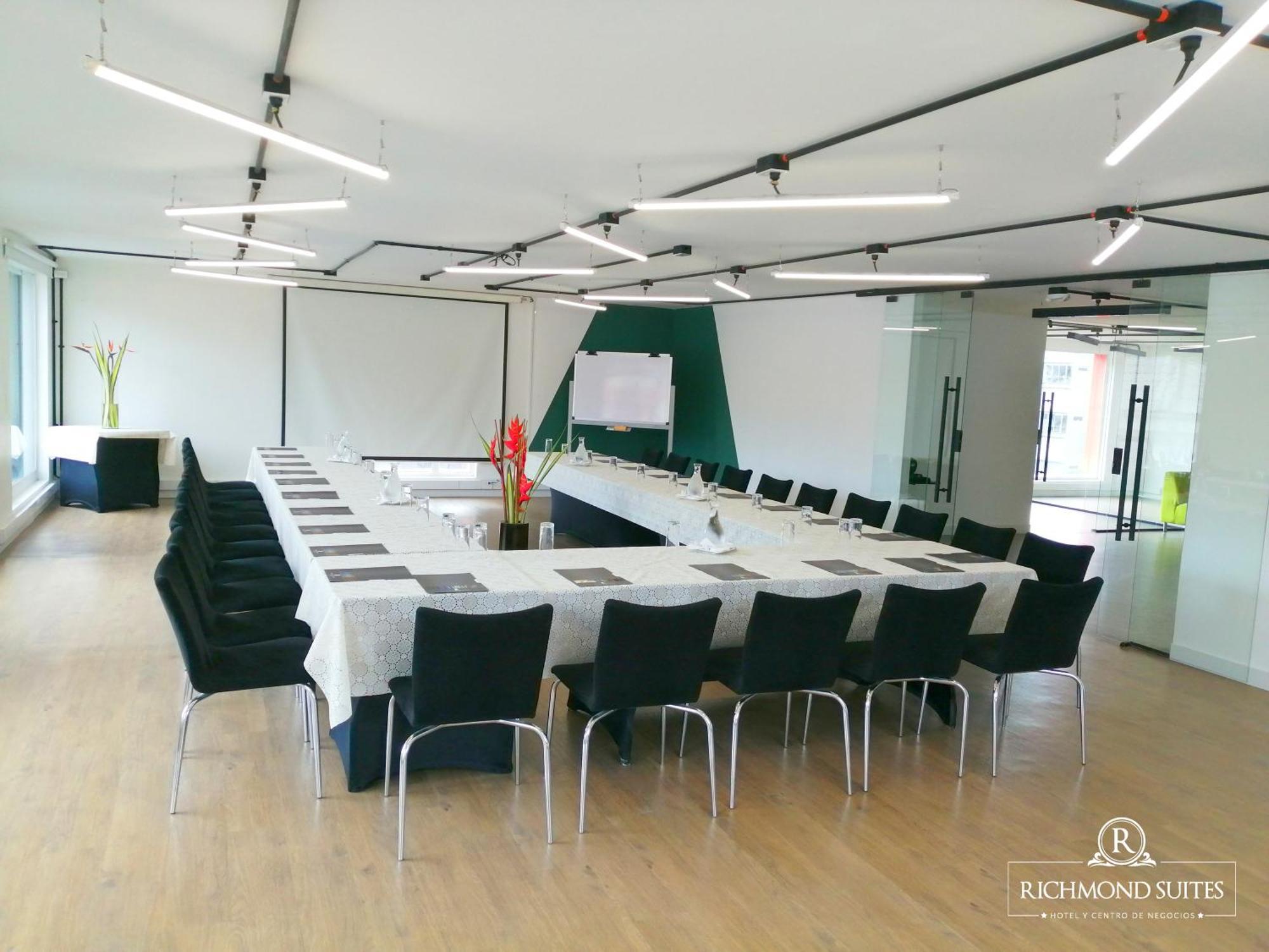 Richmond Suites Hotel — Photos 2